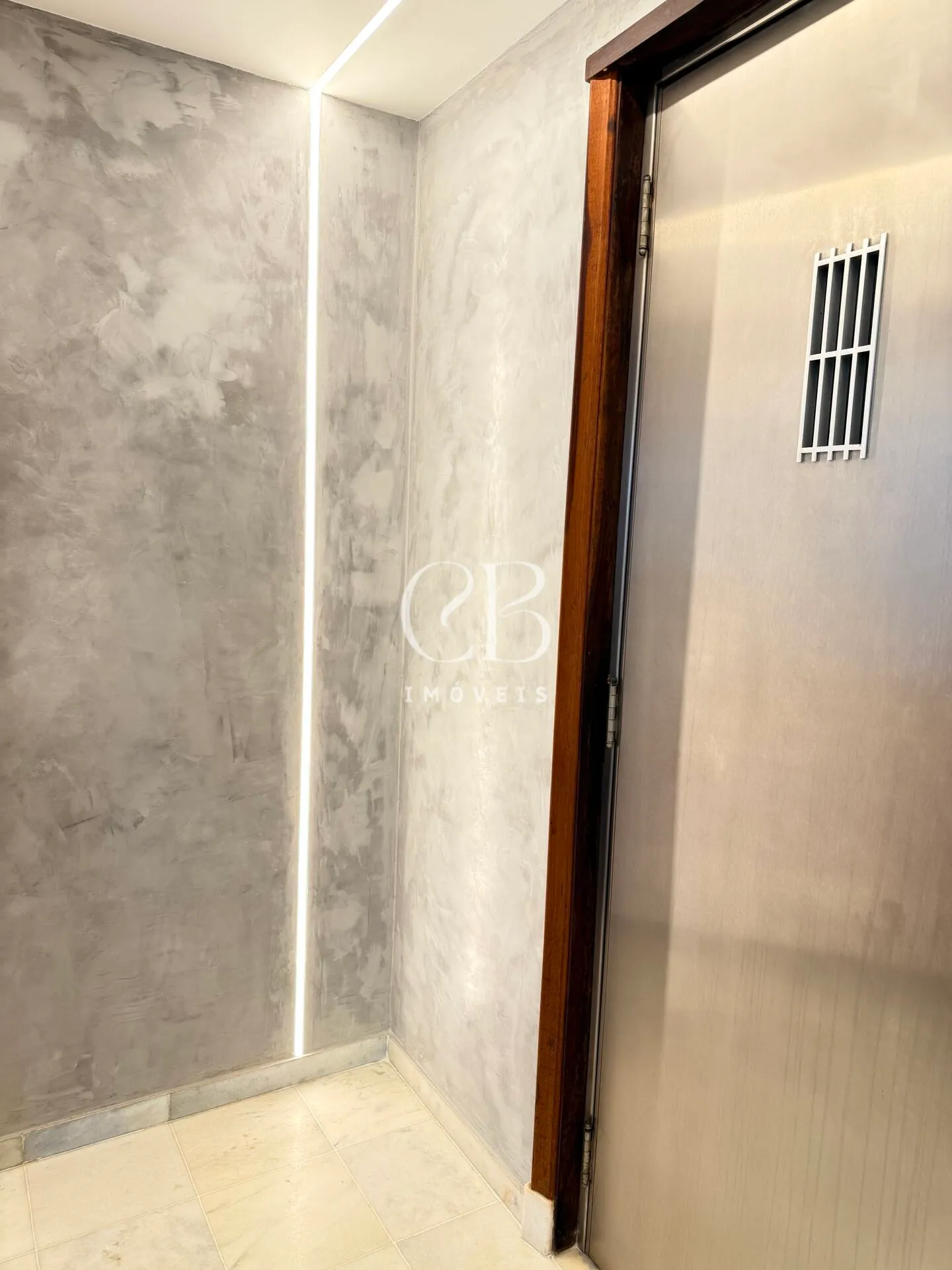 Apartment with 4 bedrooms and a glass-enclosed balcony — photo 9