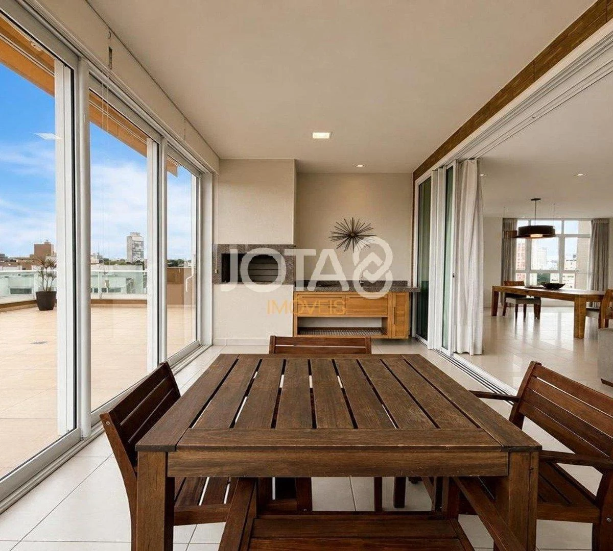Bañera y 4 dormitorios: departamento de 323 m² — photo 36