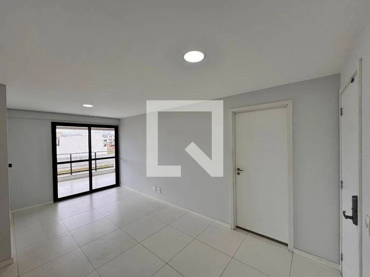 2-bedroom apartment in a building with a gym — photo 3