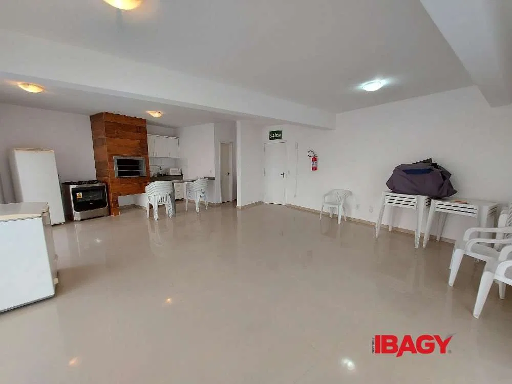 Private pool in a 2-bedroom apartment, 62 m² — photo 2