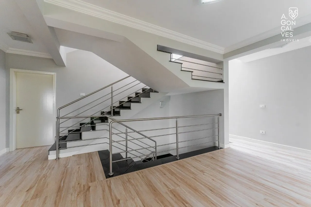 Condominium house with 5 bedrooms, 1 suite and 4 parking spots — photo 4