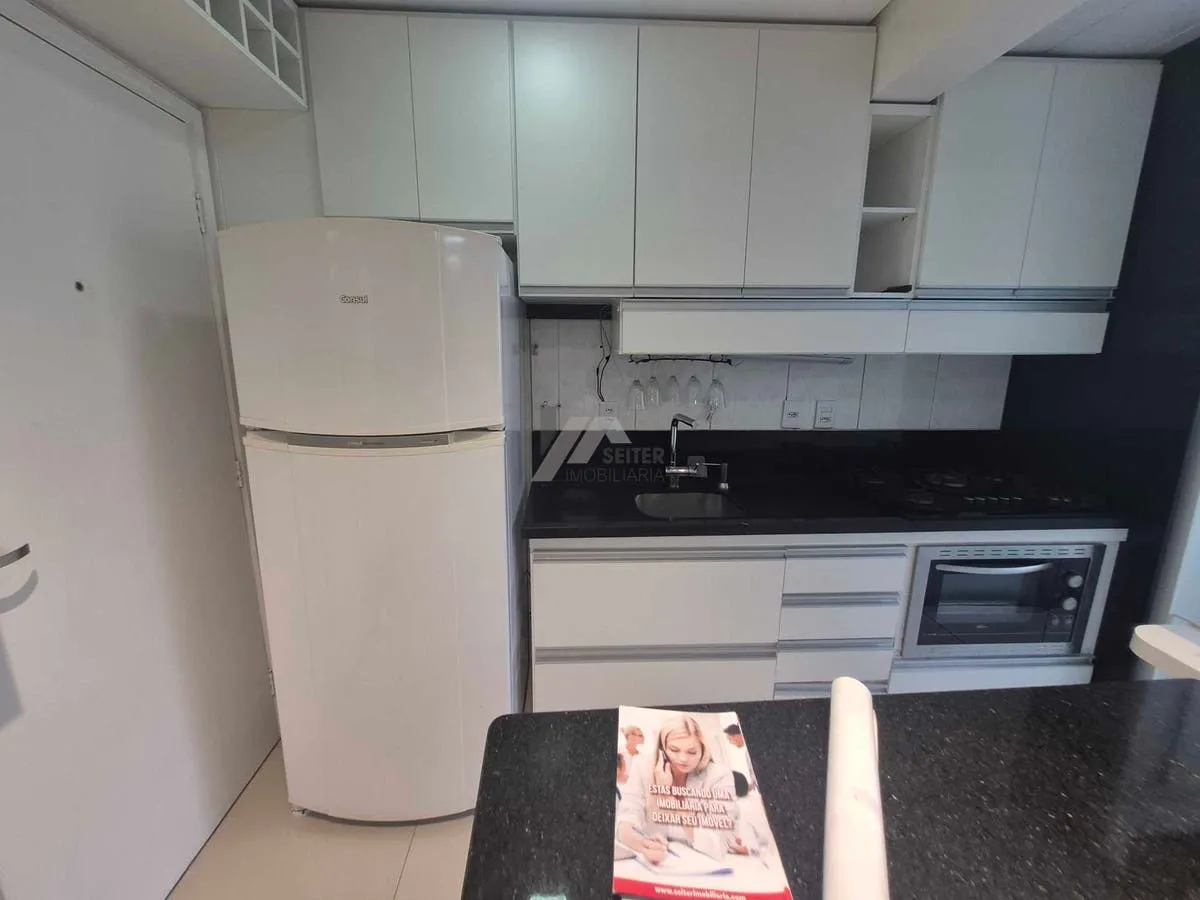 3-bedroom apartment with a glass-enclosed balcony — photo 44
