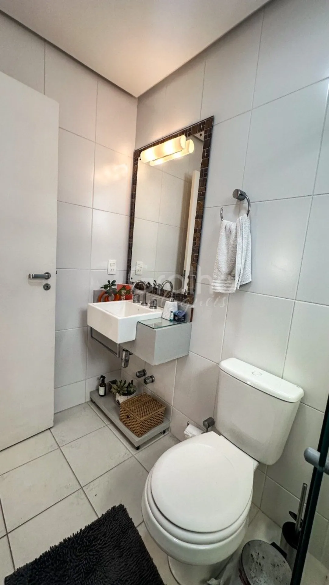 Furnished 3-bedroom apartment with an open-plan kitchen — photo 4