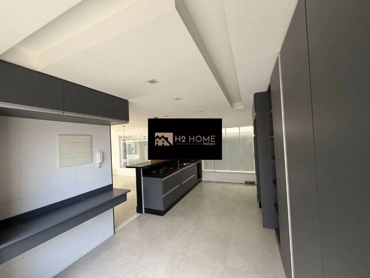 290 m² house with 4 bedrooms and 4 parking spots — photo 17