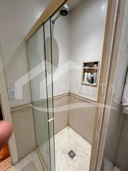 Furnished apartment, 215 m², with a bathtub — photo 11
