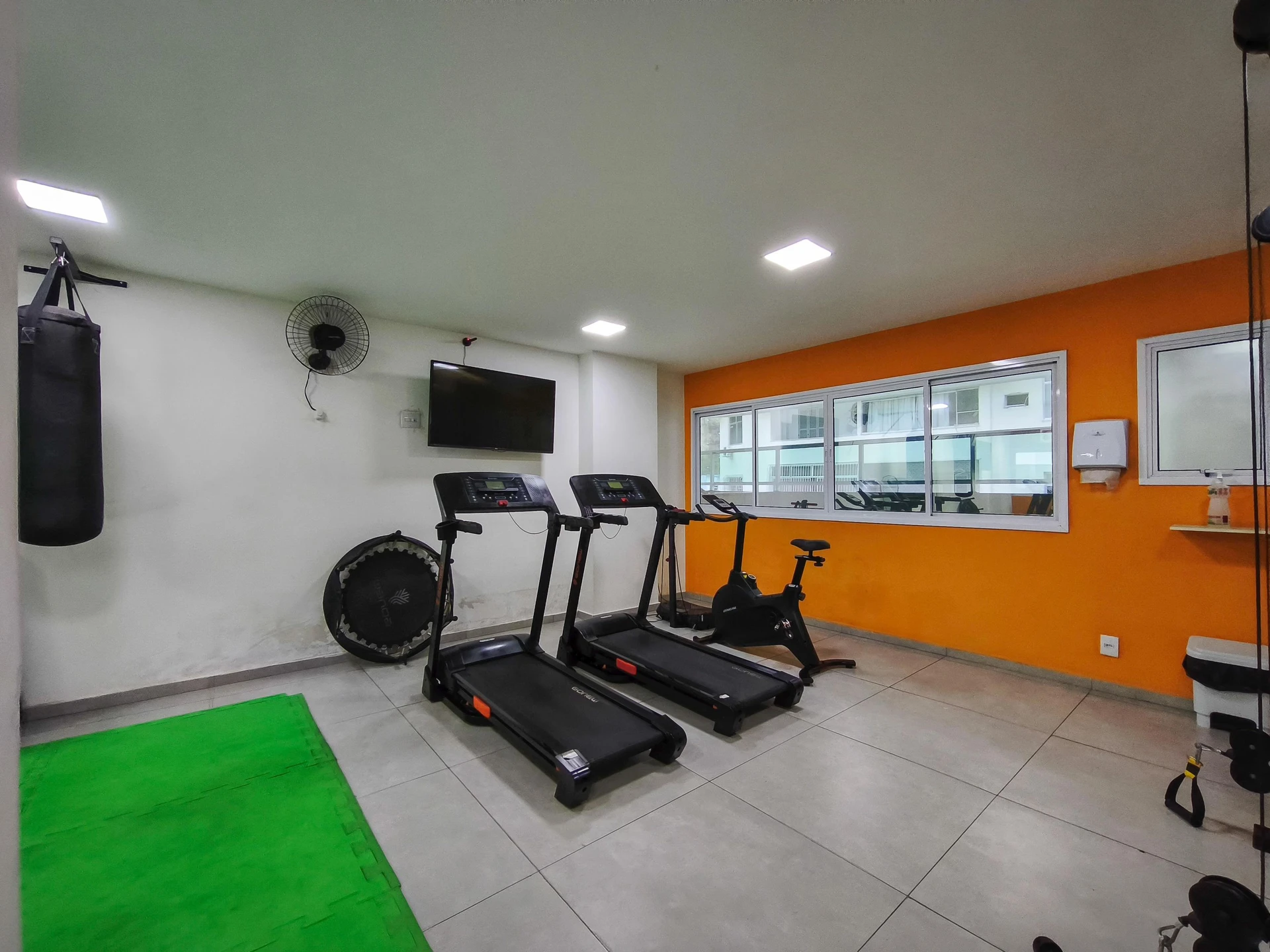 Furnished 2-bedroom apartment with private garden — photo 34