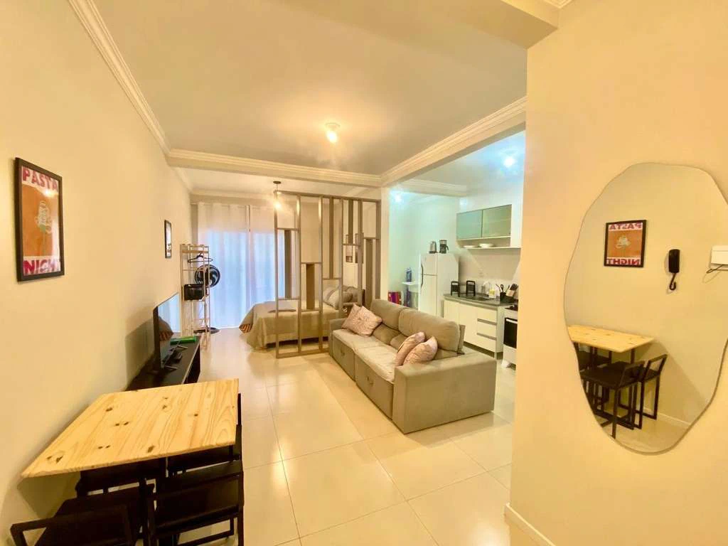 50 m² studio apartment with an open-plan kitchen