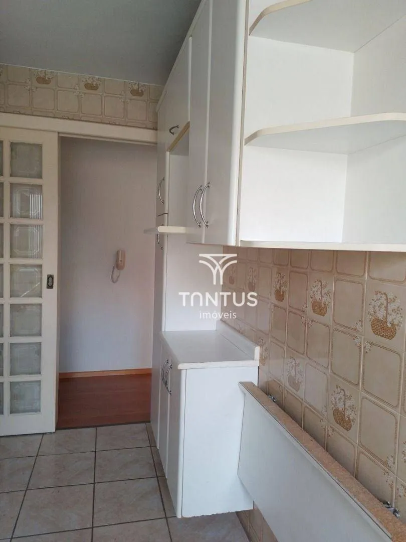 Wood or laminate floors in a 2-bedroom apartment, 58 m² — photo 6