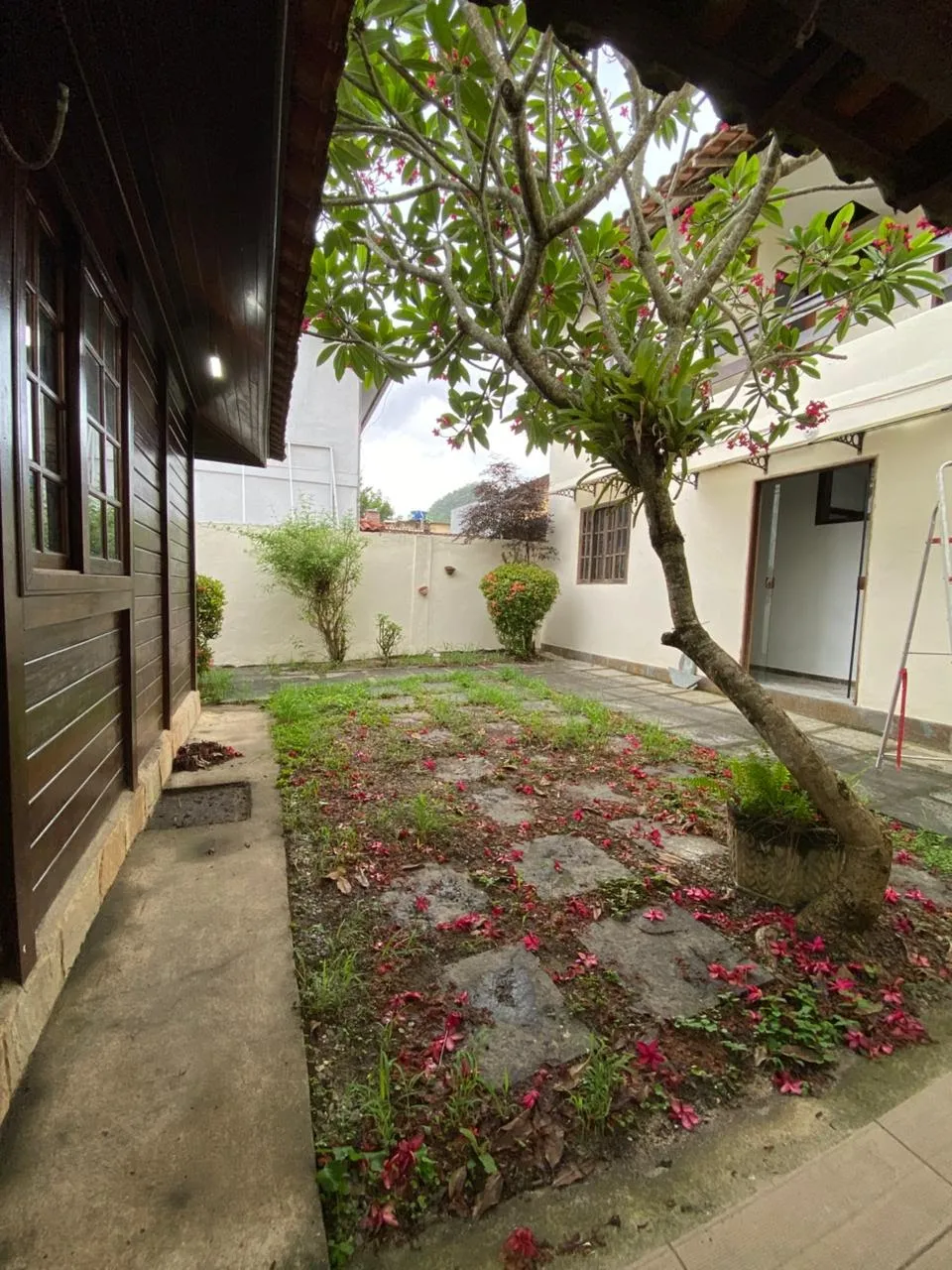 Casa com 4 quartos e 4 banheiros e box de vidro — photo 13