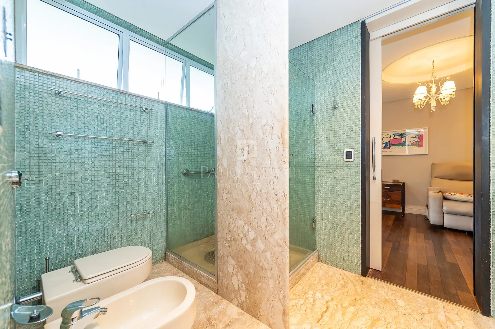 Floor-to-ceiling windows in a 6-bedroom house, 763 m² — photo 74