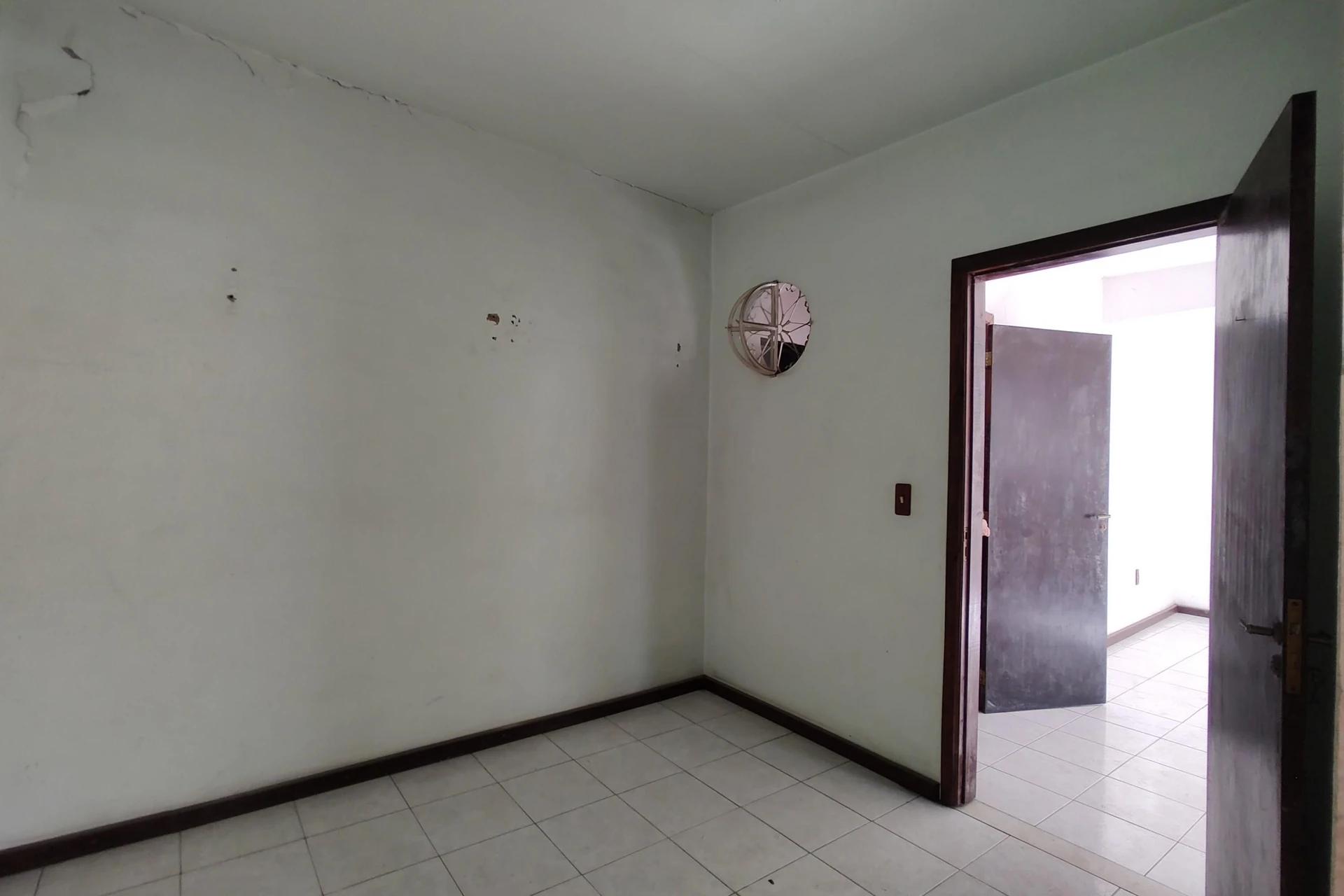 Unfurnished house with 4 bedrooms and private garden — photo 77