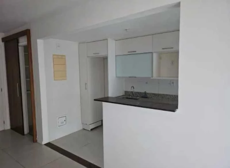 Apartment with 2 bedrooms and glass-enclosed balcony — photo 2