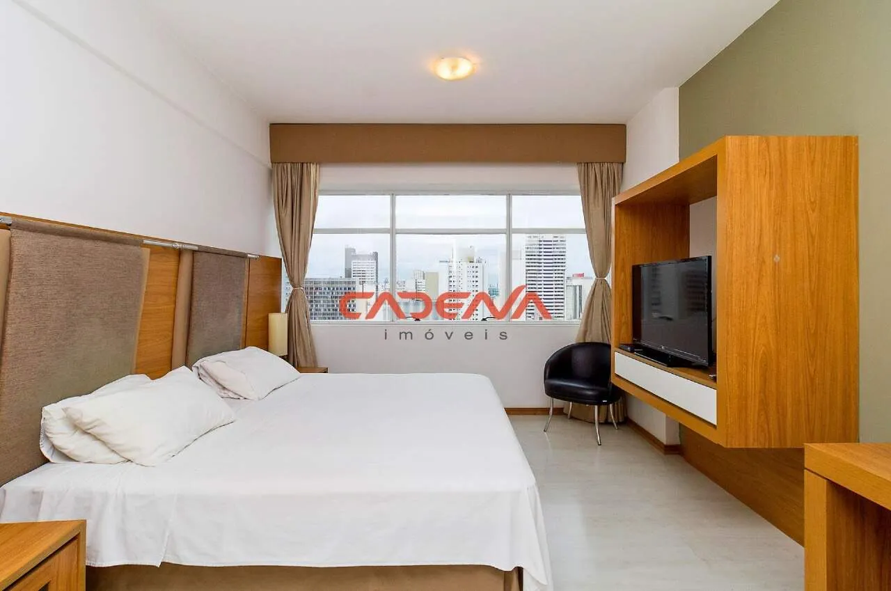 Furnished 29 m² studio with compact kitchen appliances