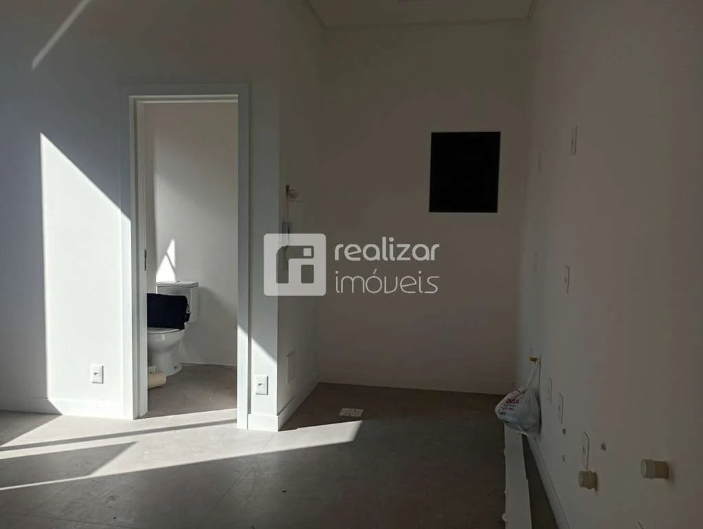 1-bedroom apartment with 35 m² and a glass shower — photo 5