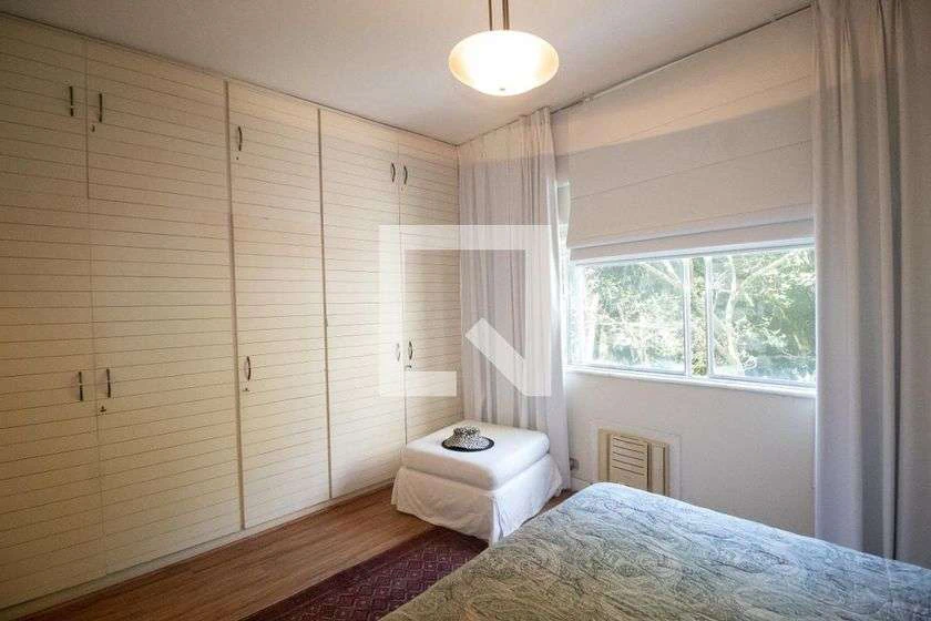 Penthouse for rent with 4 bedrooms and 210 m² — photo 19