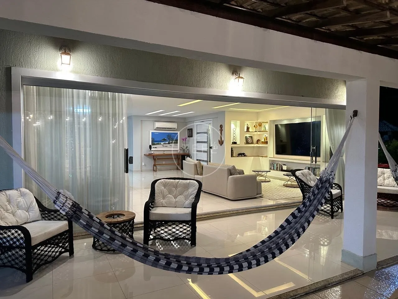 House for rent with 5 suites and 290 m² — photo 5