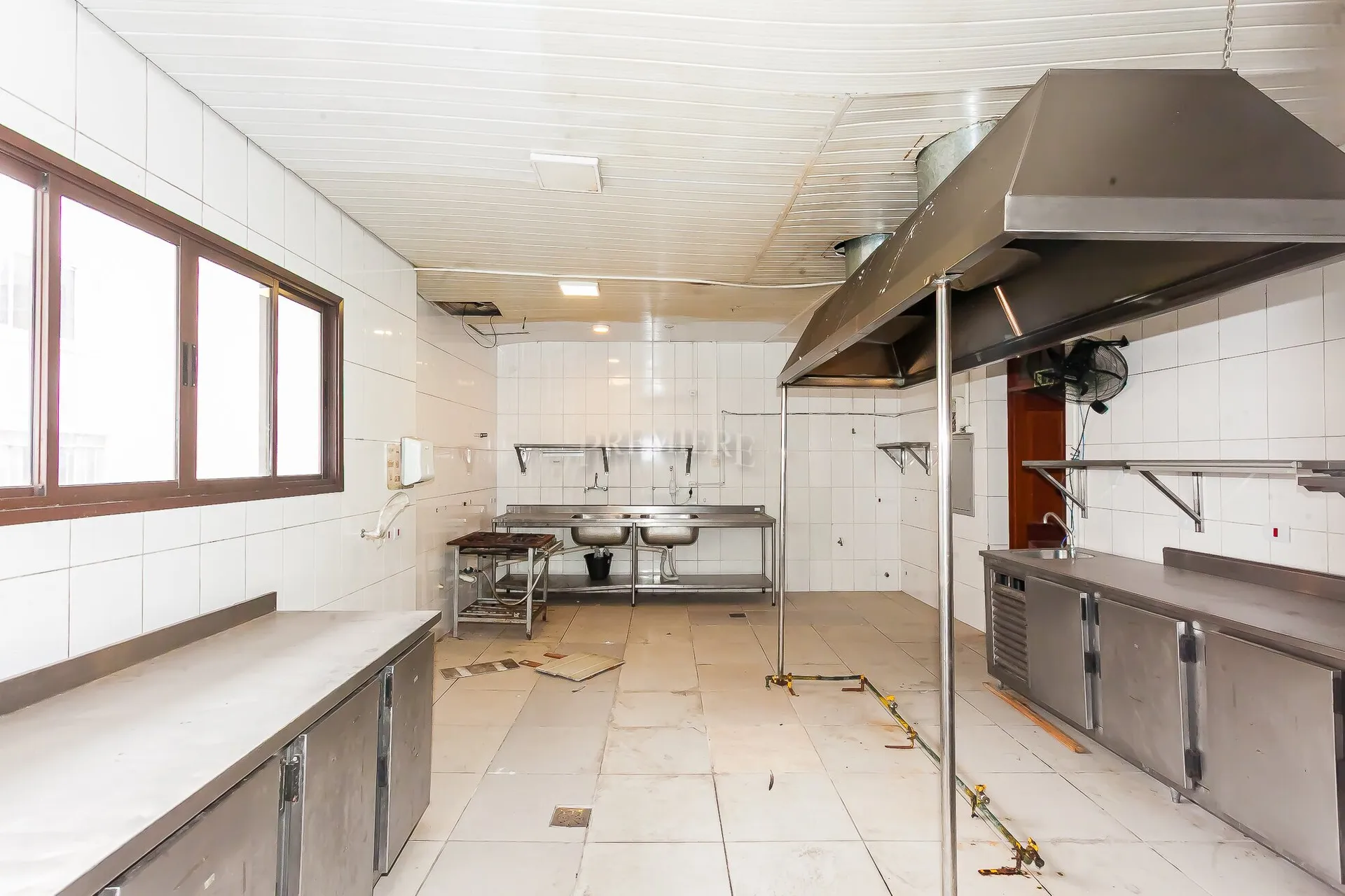 Будинок: 5 спалень, 452 м² — photo 4