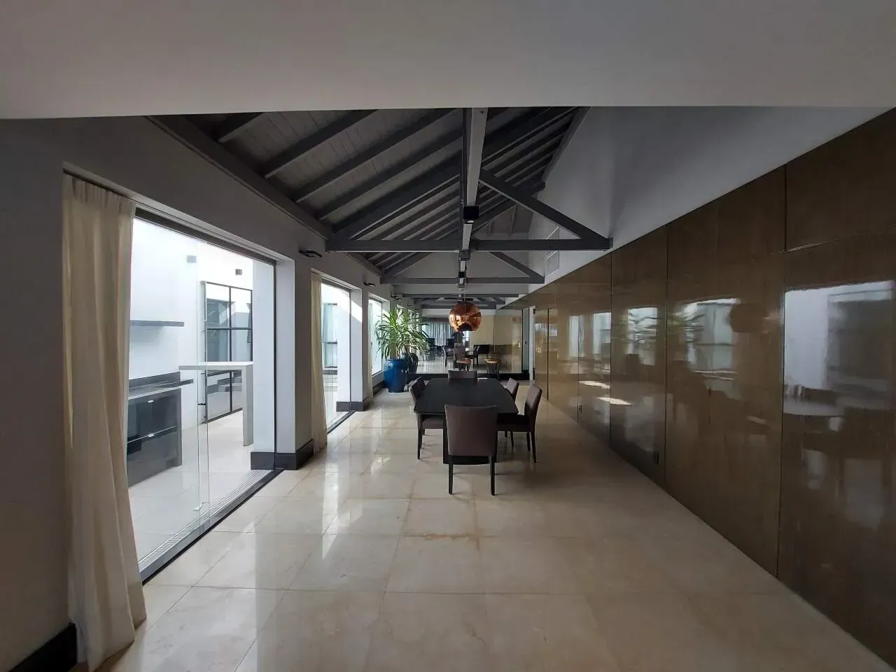 Квартира 300 м² с 2 спальнями-сьютами на 10 этаже — photo 18