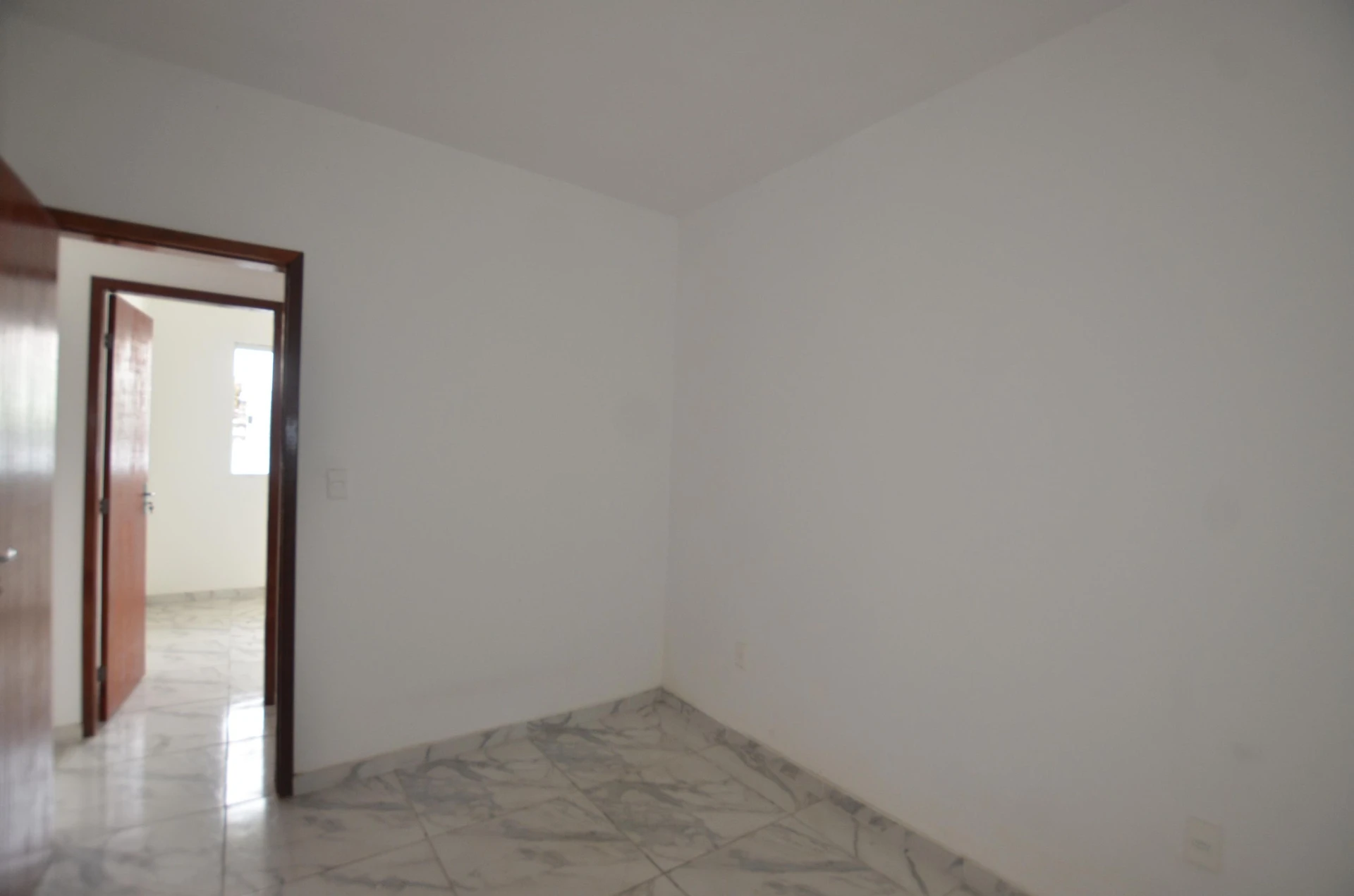 2-bedroom house with a bathtub — photo 20