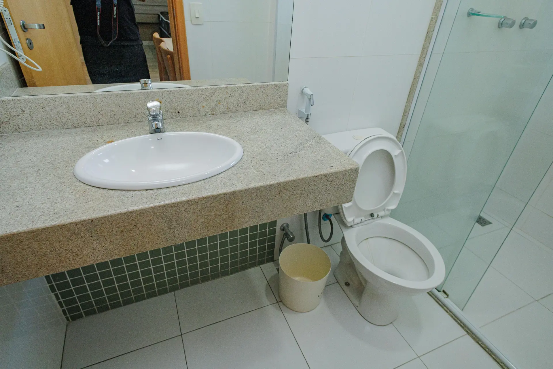Меблированная квартира с балконом и 1 спальней — photo 12