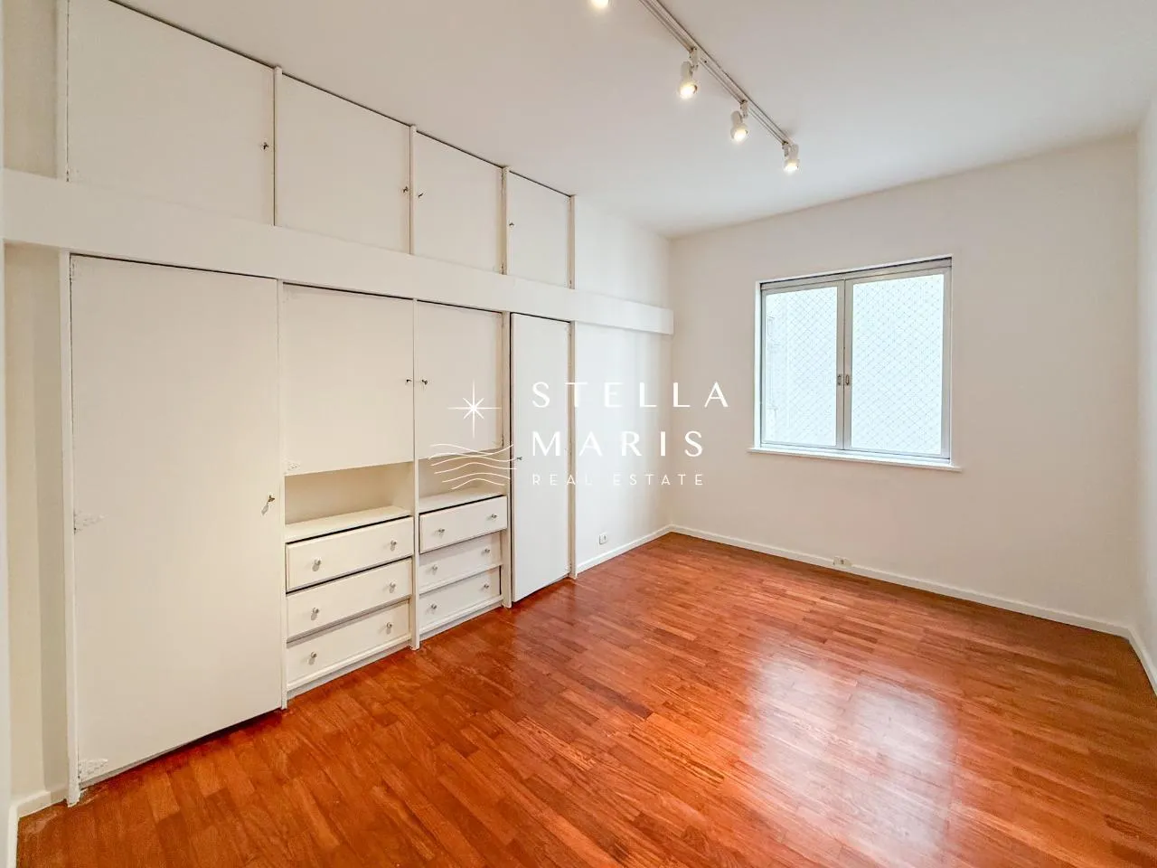 Rental apartment with 3 bedrooms and 3 bathrooms — photo 13
