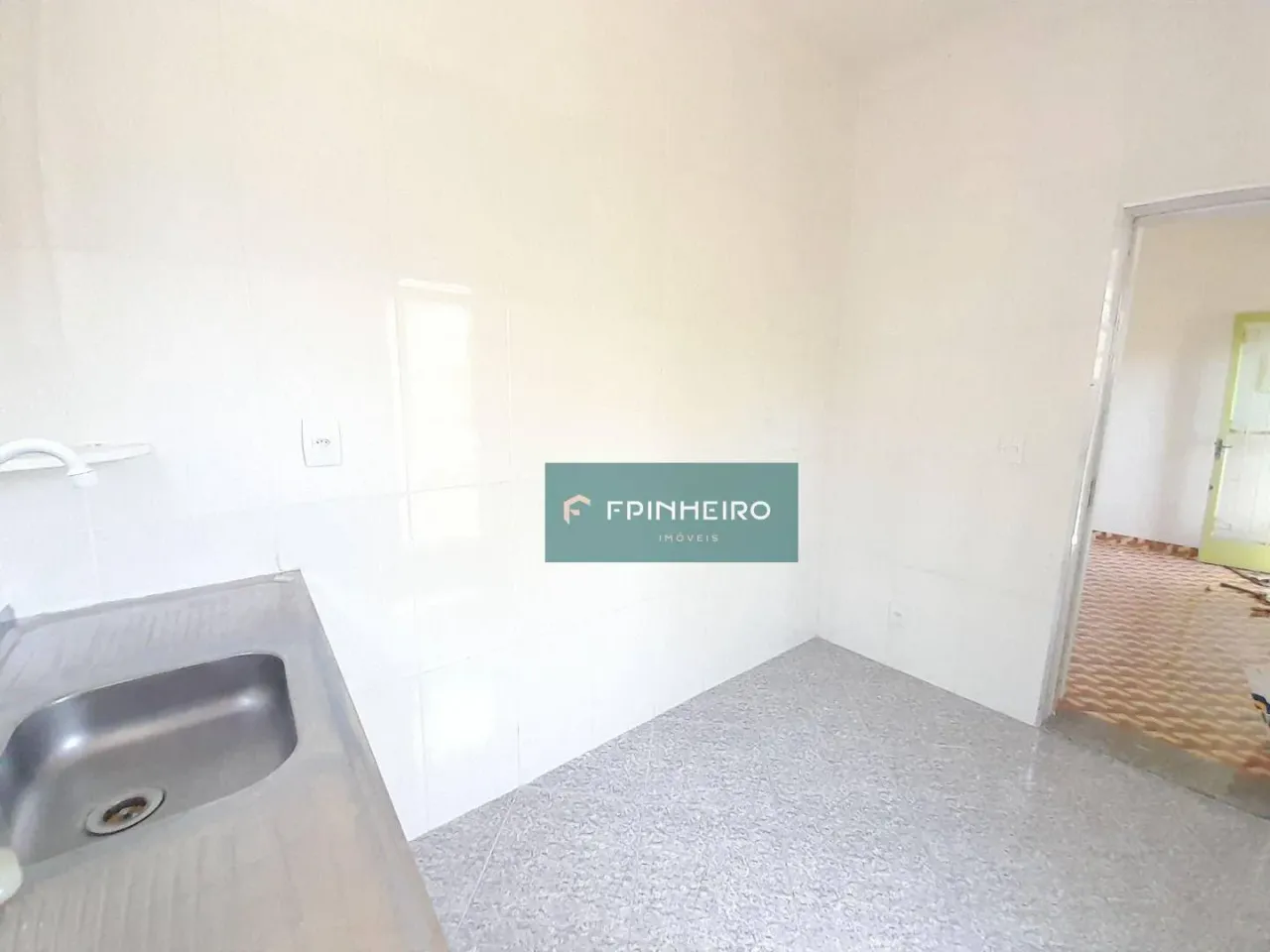 Casa com 2 dormitórios, 1 banheiro e varanda — photo 6