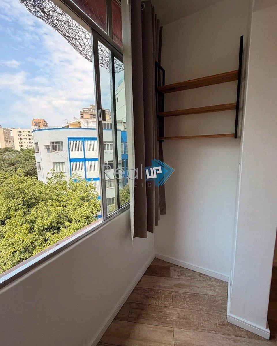 Apartment, 52 m², with floor-to-ceiling windows — photo 15