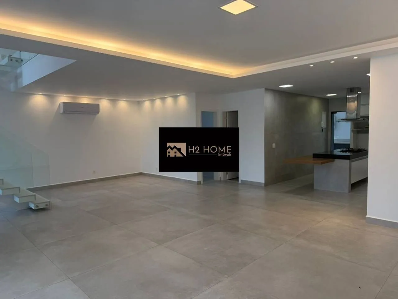 Garden in a 4-bedroom house, 290 m² — photo 2