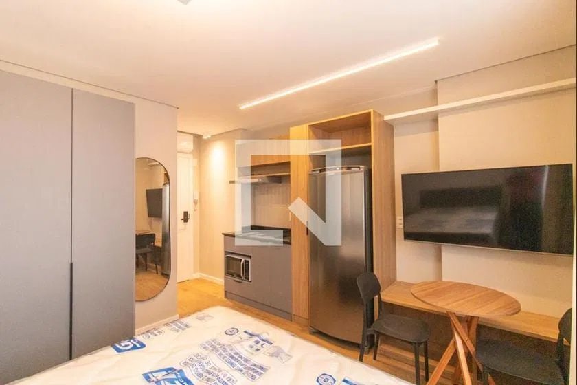 Furnished 19 m² studio with 1 bedroom and 1 bathroom — photo 7
