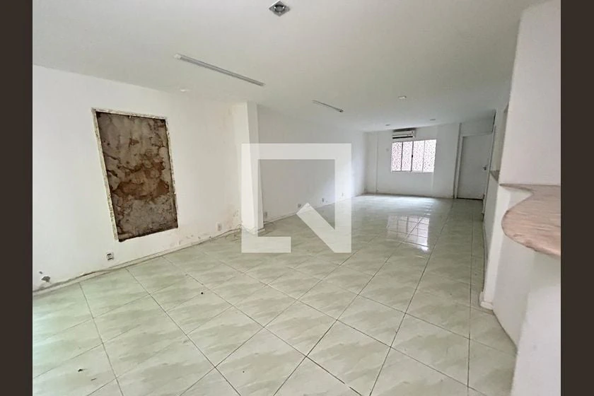 Casa para alugar sem mobília com 4 quartos e 1 banheiro