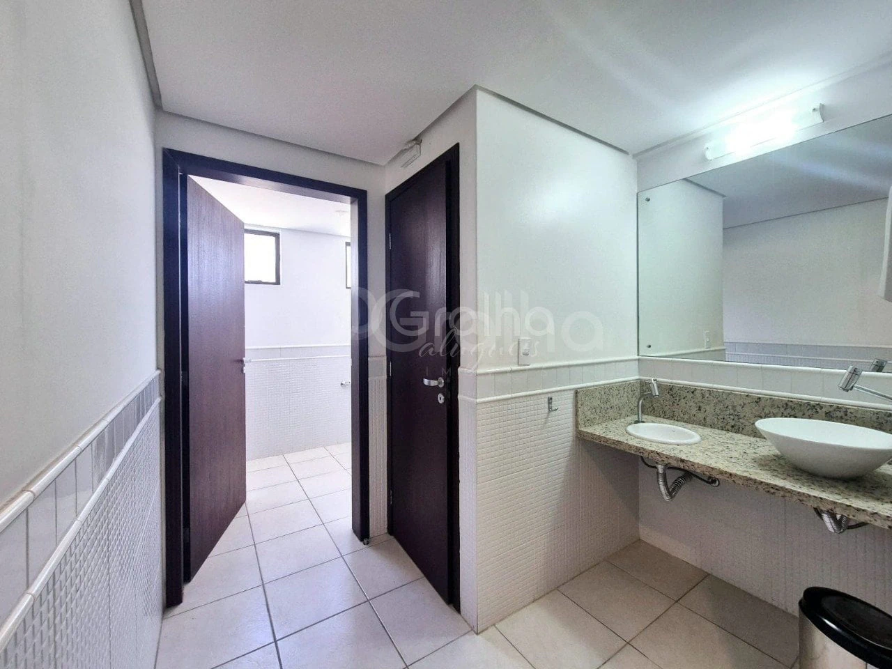 2-bedroom apartment with a private BBQ — photo 24
