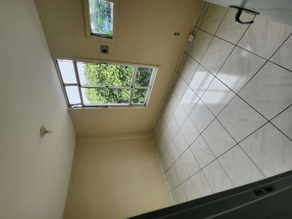 2-bedroom apartment with balcony, no parking — photo 13