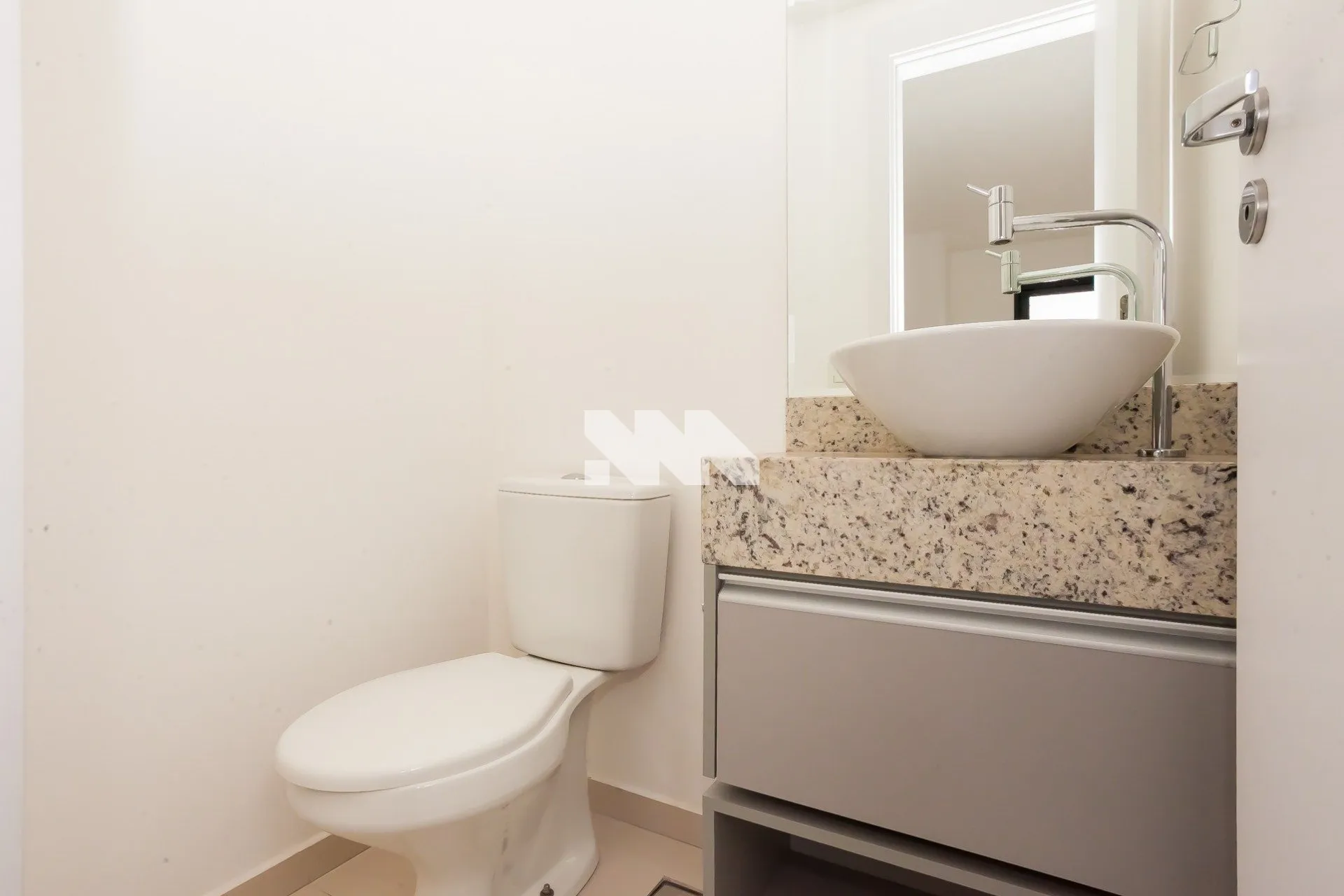 Apartamento para locação com 2 dormitórios e 3 banheiros — photo 18