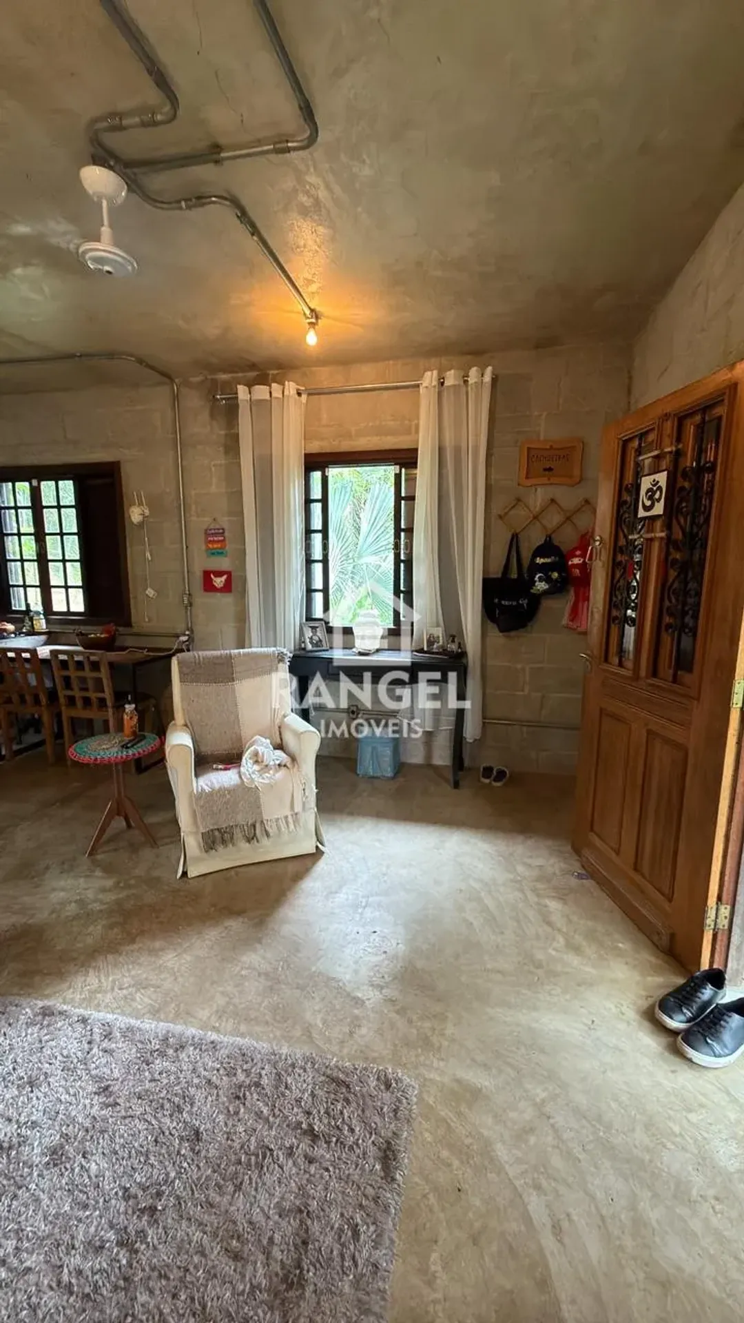 House with a balcony and private garden, 2500 m² — photo 2