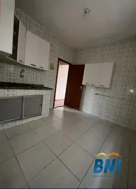 Rental apartment with 2 bedrooms and hardwood floors