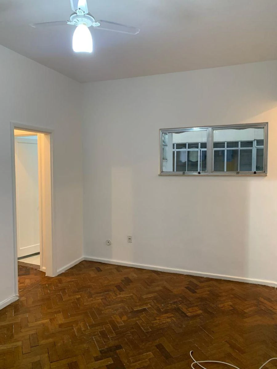 Wood or laminate floors in a 2-bedroom apartment, 67 m² — photo 10