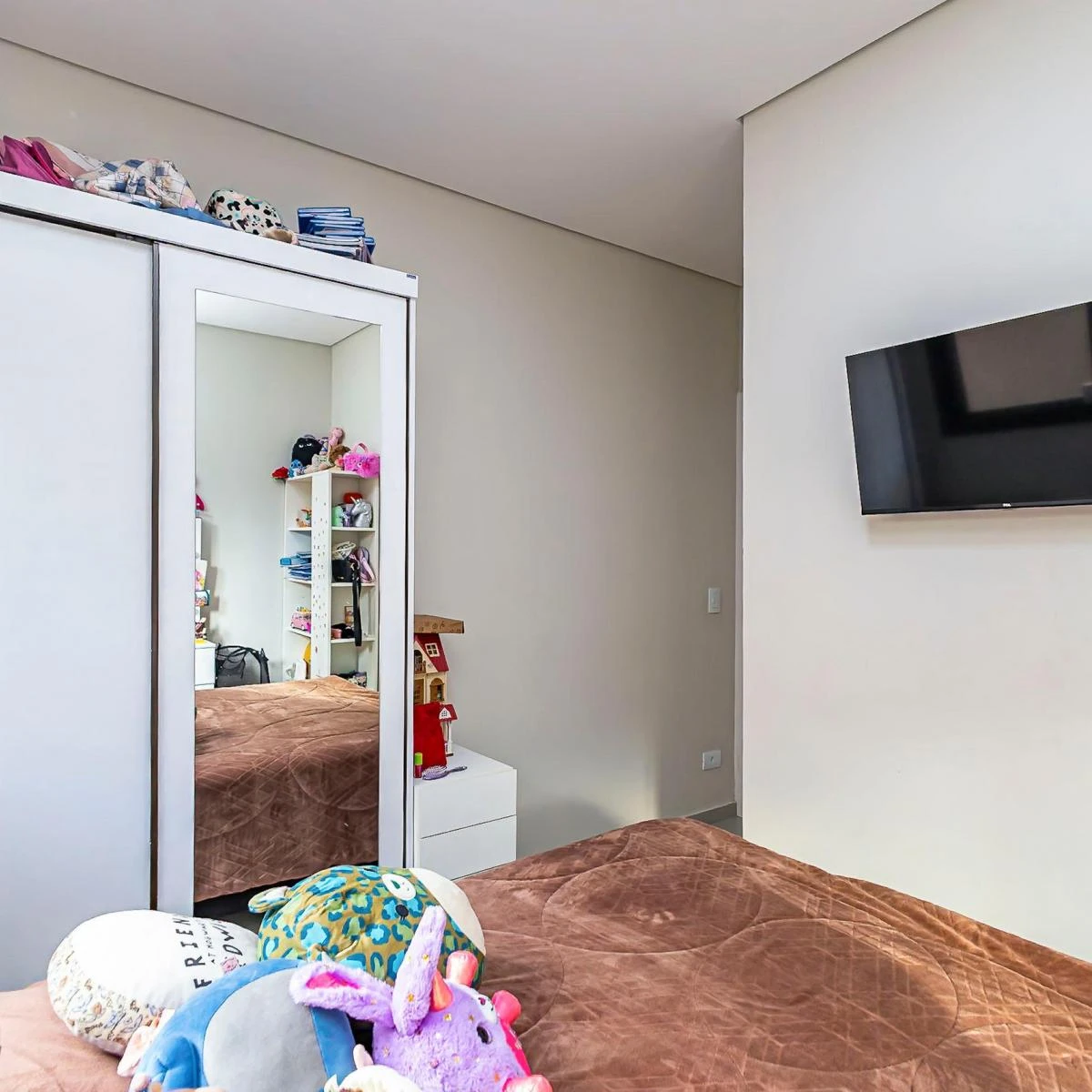 3-bedroom apartment with a grill on the balcony in Curitiba — photo 35