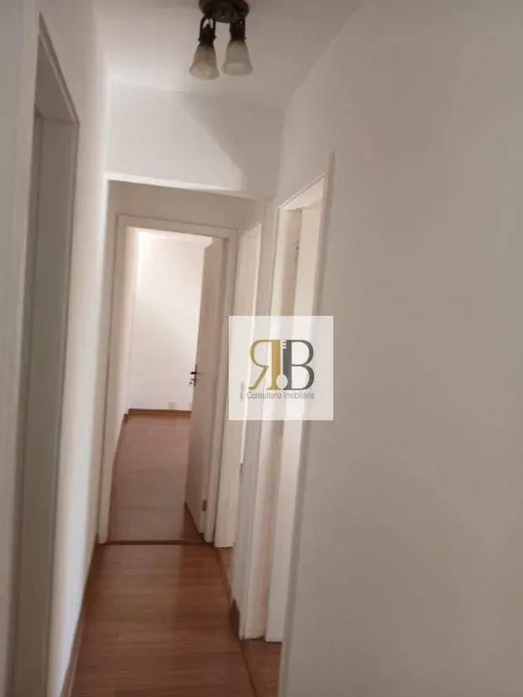 3-bedroom apartment in a building with a pool — photo 4