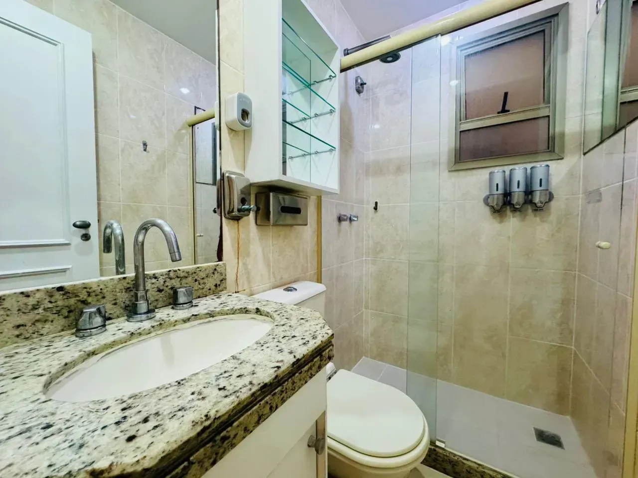Apartamento mobiliado com 3 quartos e 3 banheiros — photo 30