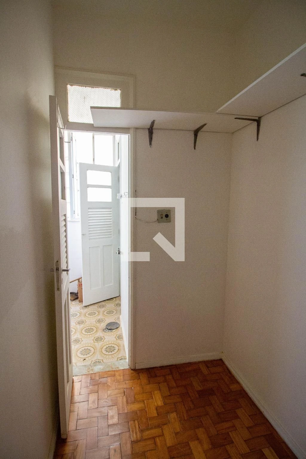 Unfurnished 2-bedroom apartment with air conditioning — photo 2