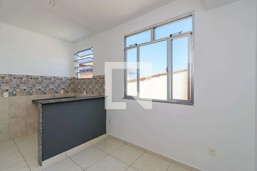 2-bedroom apartment of 40 m² with mountain-view windows — photo 2