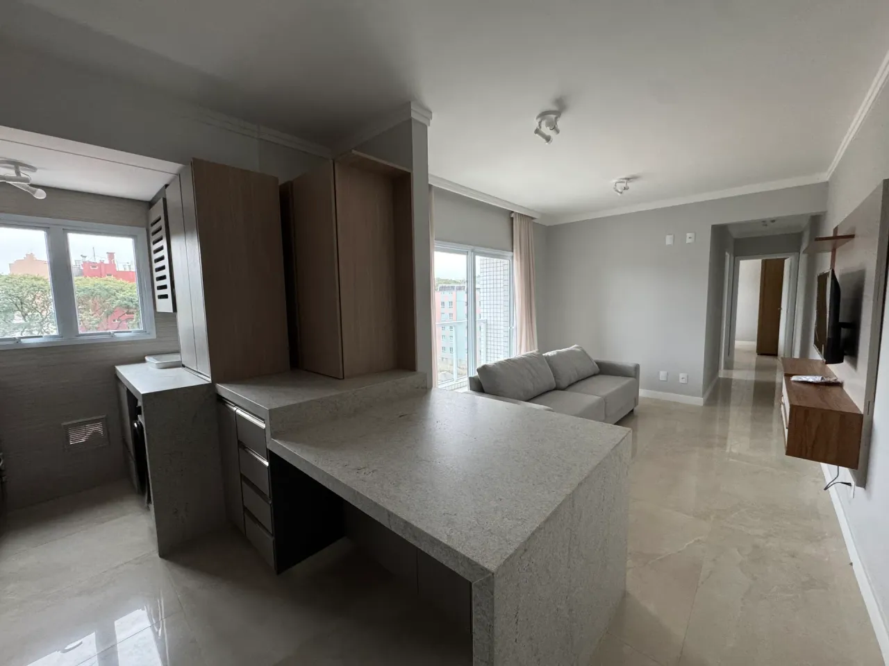 Furnished 2-bedroom apartment with open-plan kitchen — photo 6