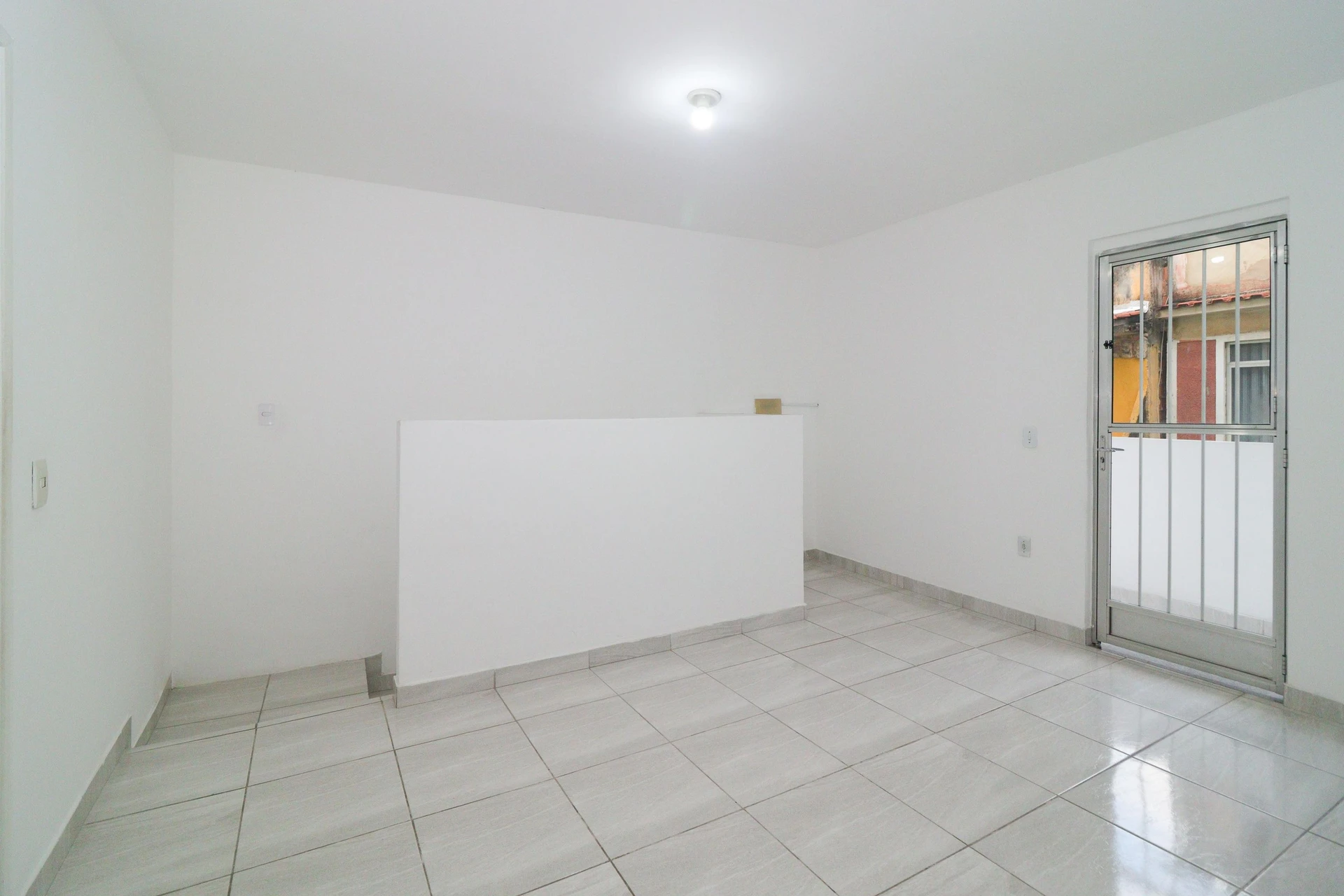 2-bedroom rental apartment with 1 bathroom and balcony — photo 18