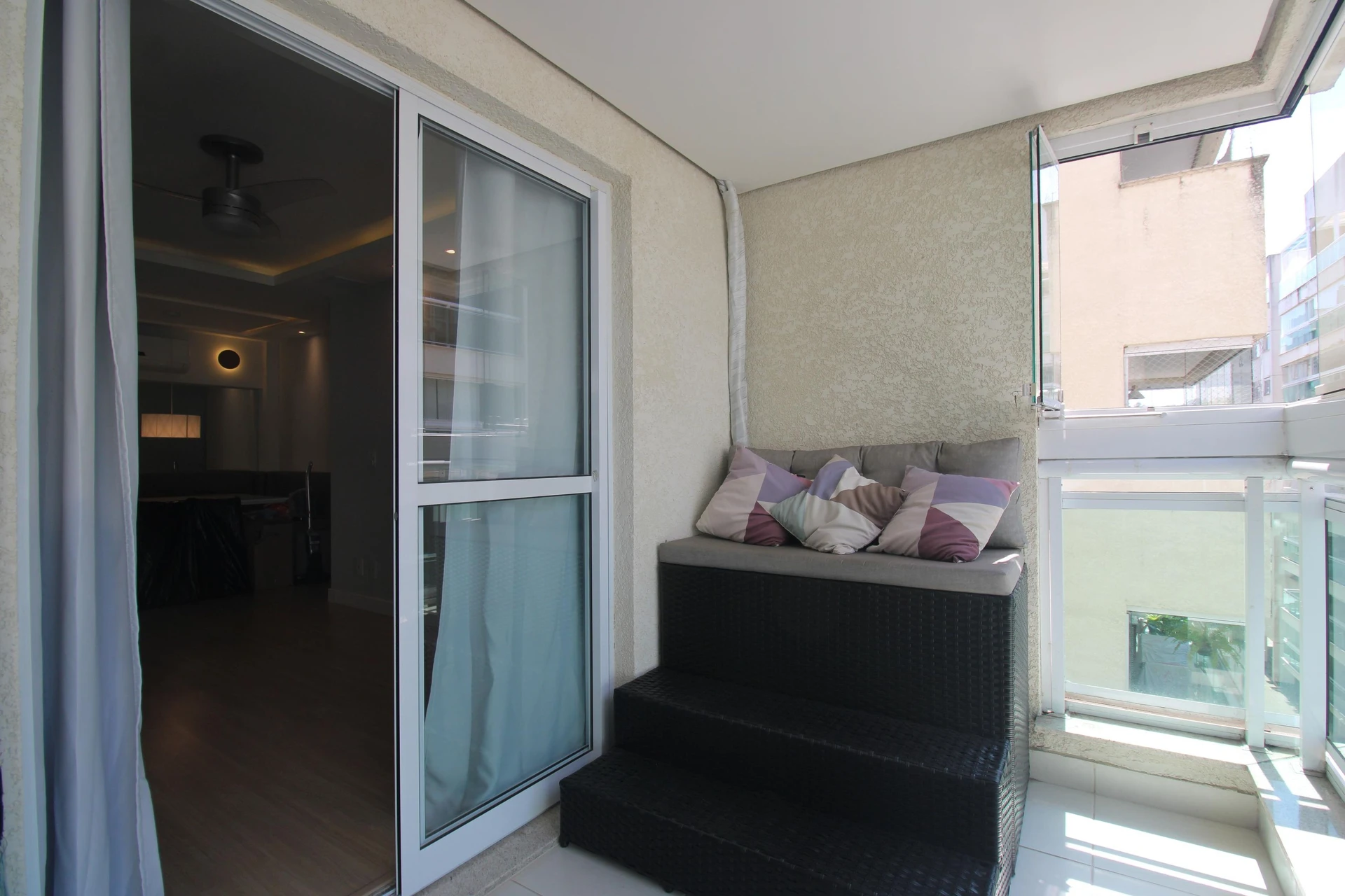 Furnished apartment, 72 m², with a glass-enclosed balcony — photo 12