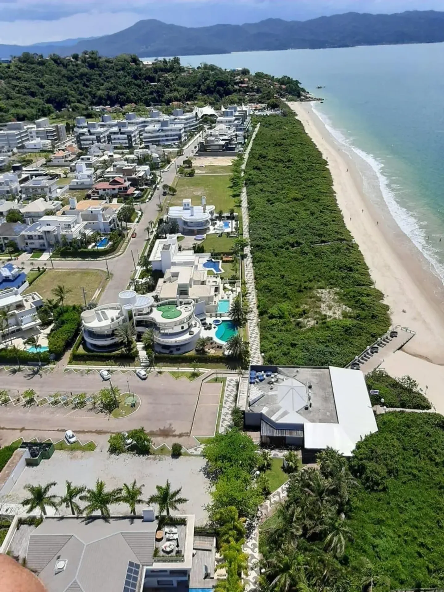 House with water views and a private BBQ — photo 7