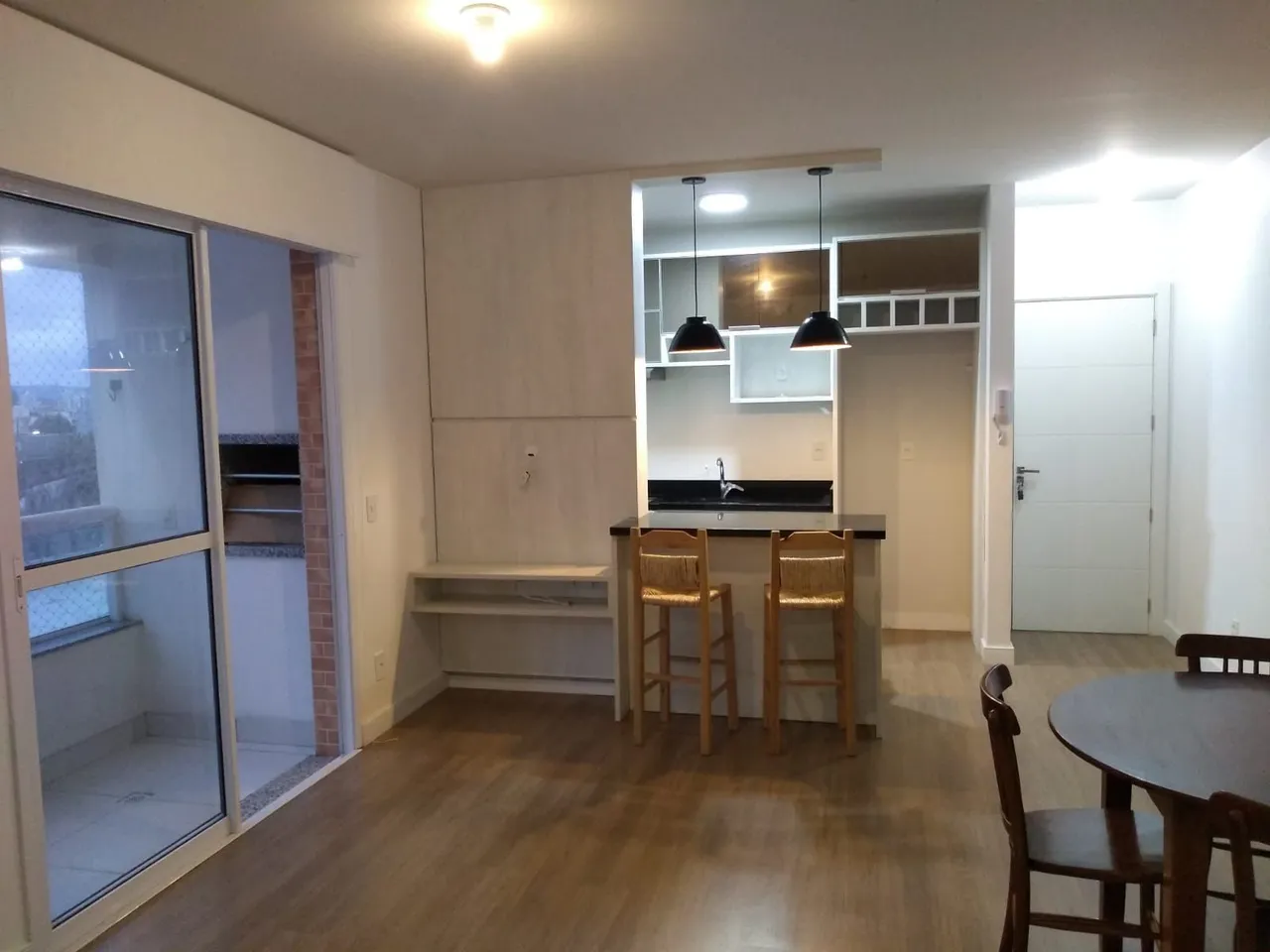 Apartment, 105 m², with wood or laminate floors — photo 4