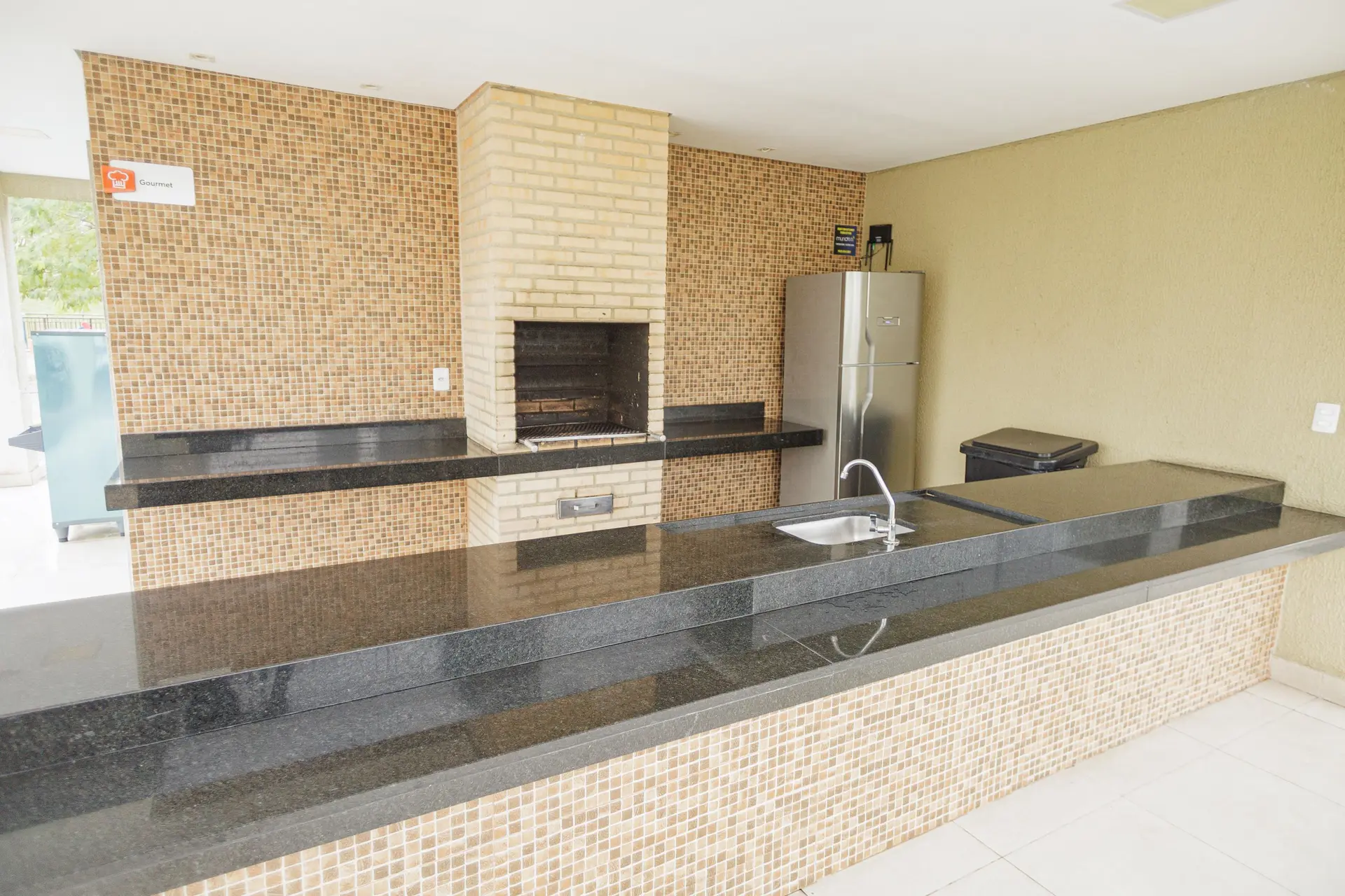 Glass-enclosed balcony in a 2-bedroom apartment, 44 m² — photo 20