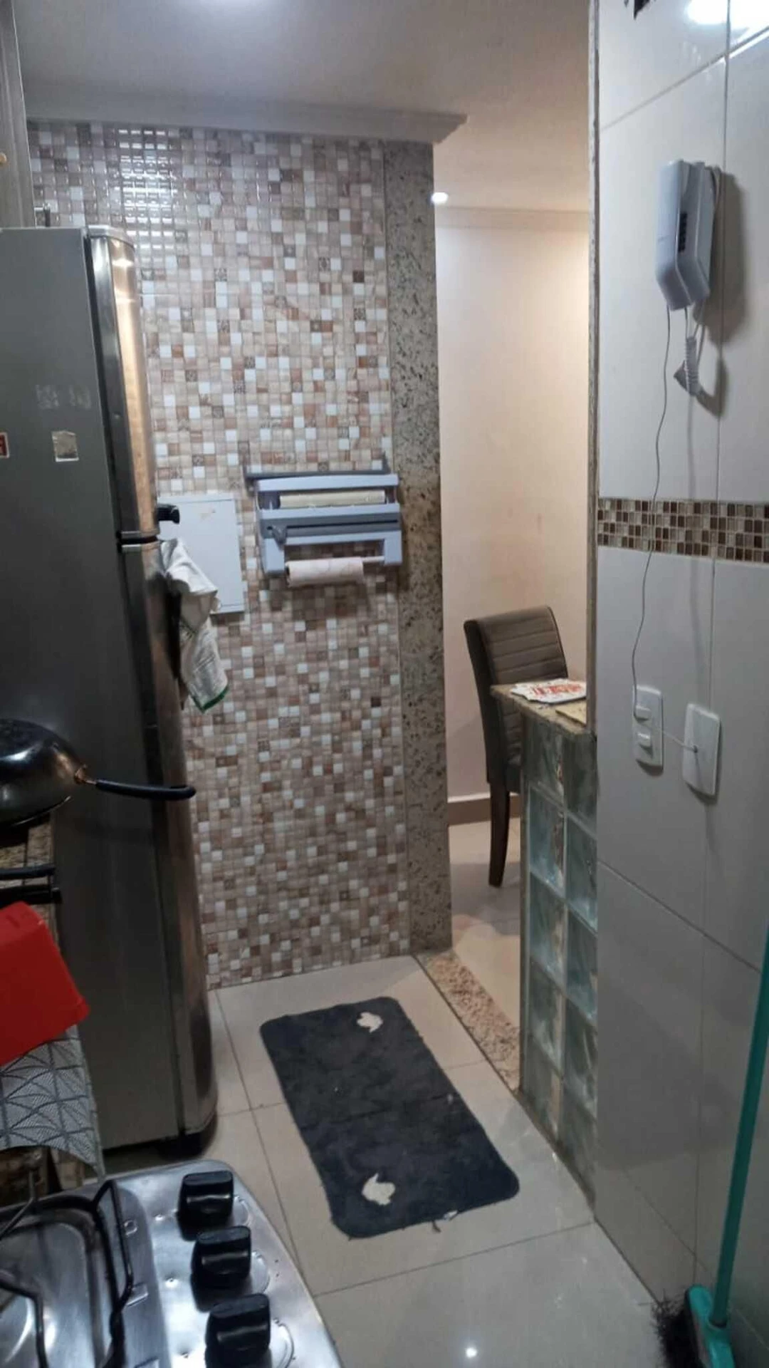 Apartamento amueblado de 2 dormitorios con ducha de vidrio — photo 11