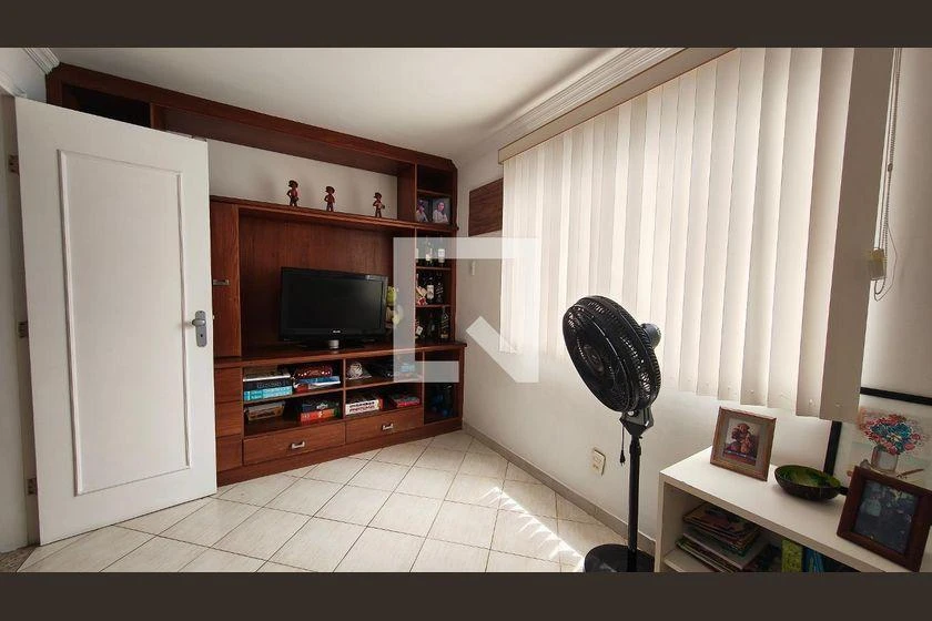 290 m² house with a bathtub and a walk-in closet — photo 49