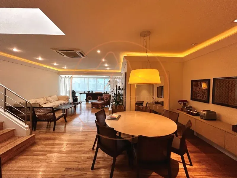 Furnished apartment, 419 m², with a bathtub — photo 21